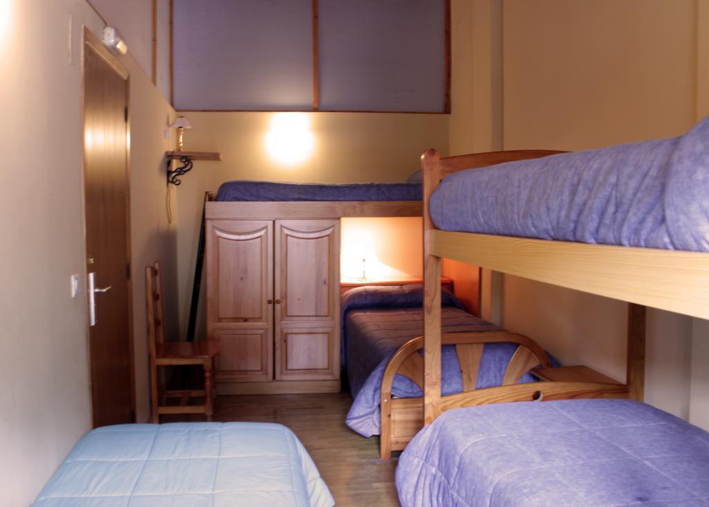 Albergue Turistico Via De La Plata Banos De Montemayor Room photo